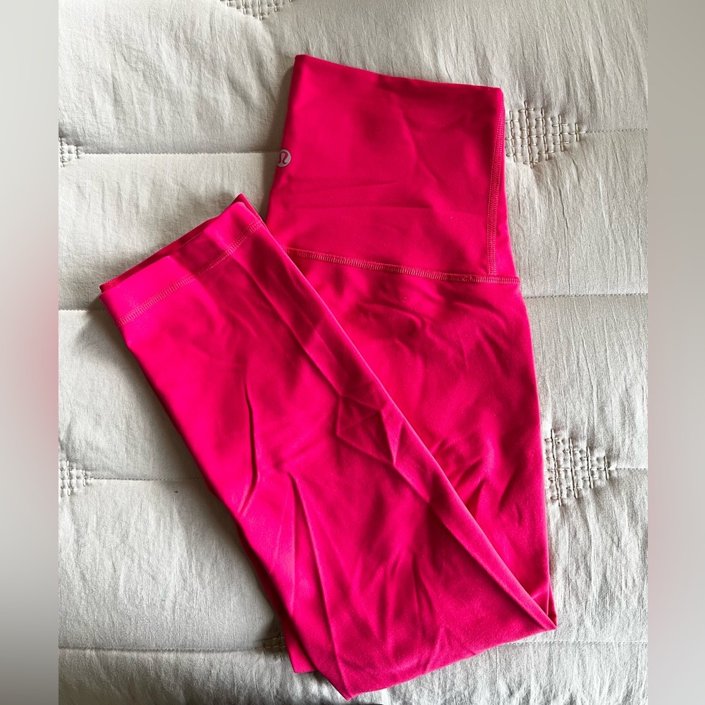 lululemon wunder under high rise crop 23”, size 6